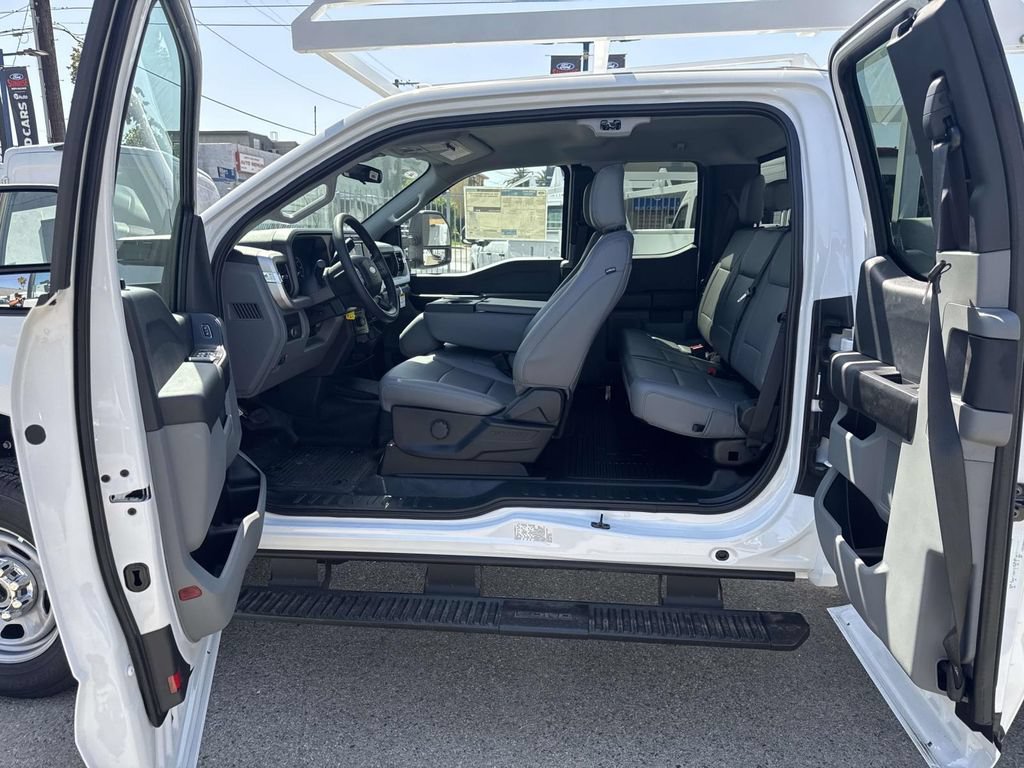 New 2026 Ford F350 XL w/ XL Chrome Package RWD image 17
