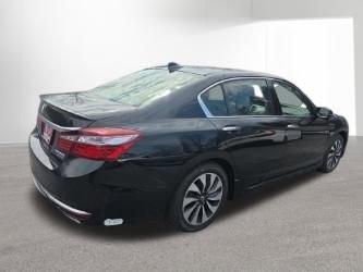 Used 2017 Honda Accord Touring image 4