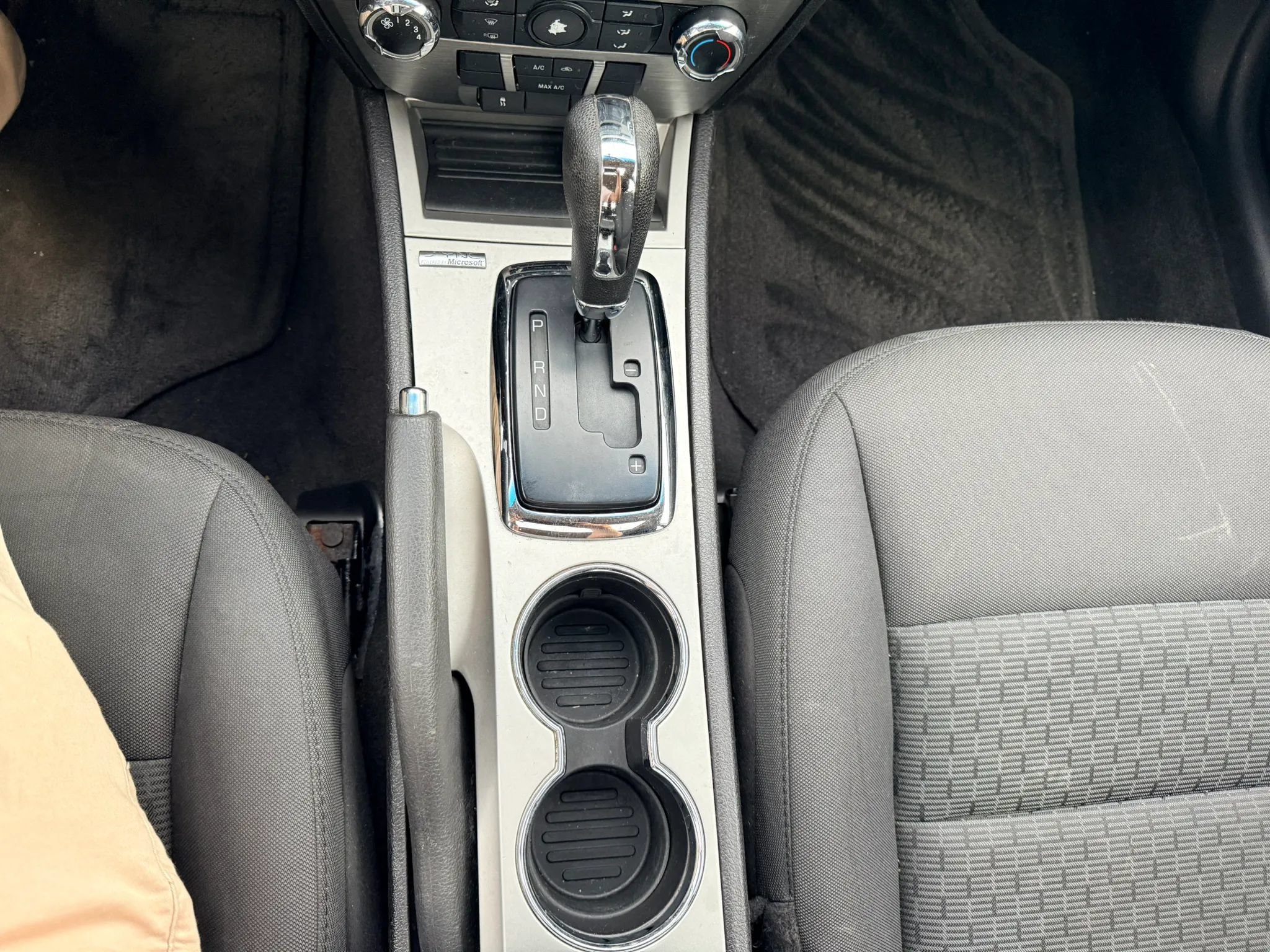 Used 2010 Ford Fusion SE FWD image 13