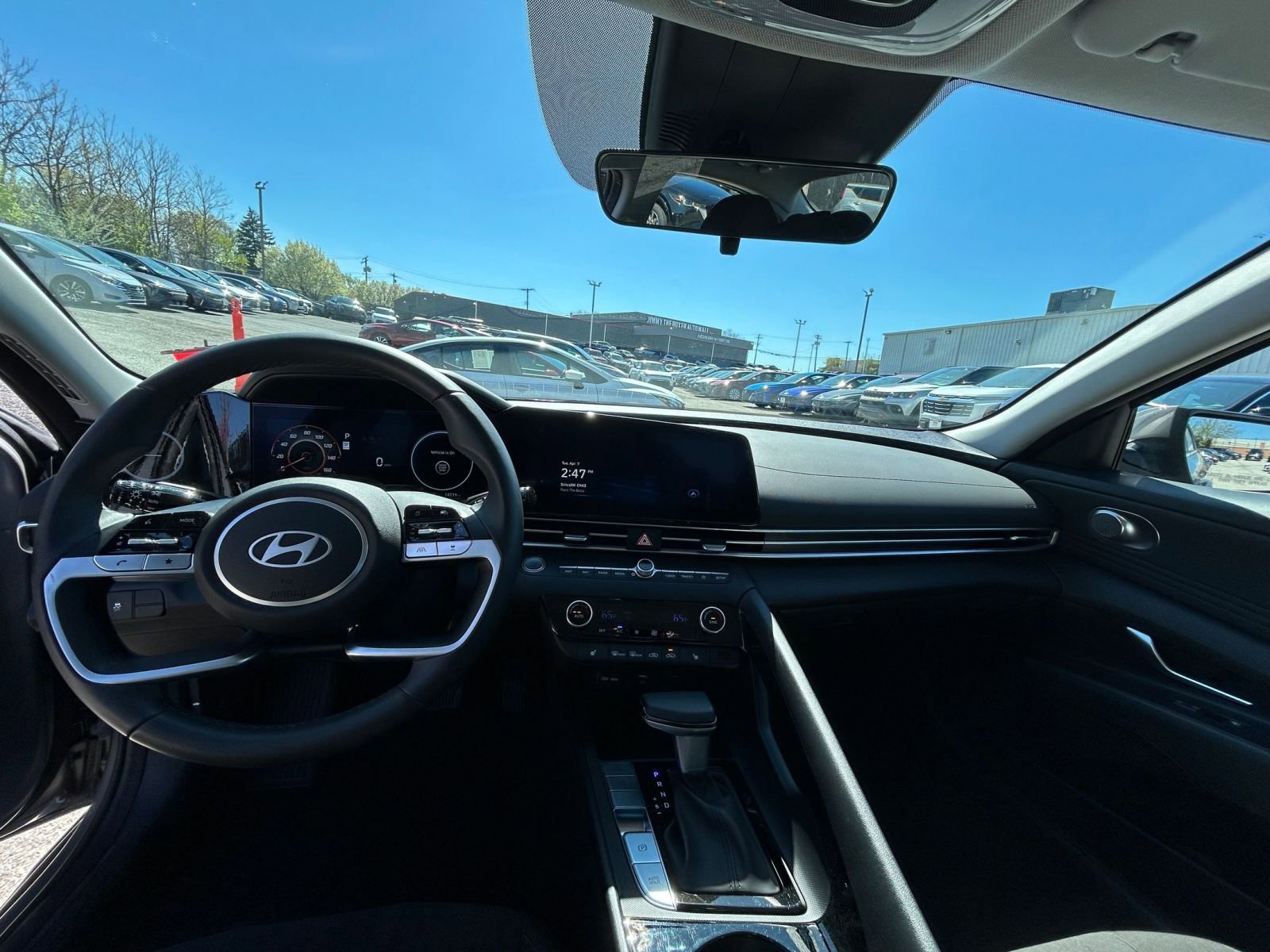 Used 2025 Hyundai Elantra SEL image 28