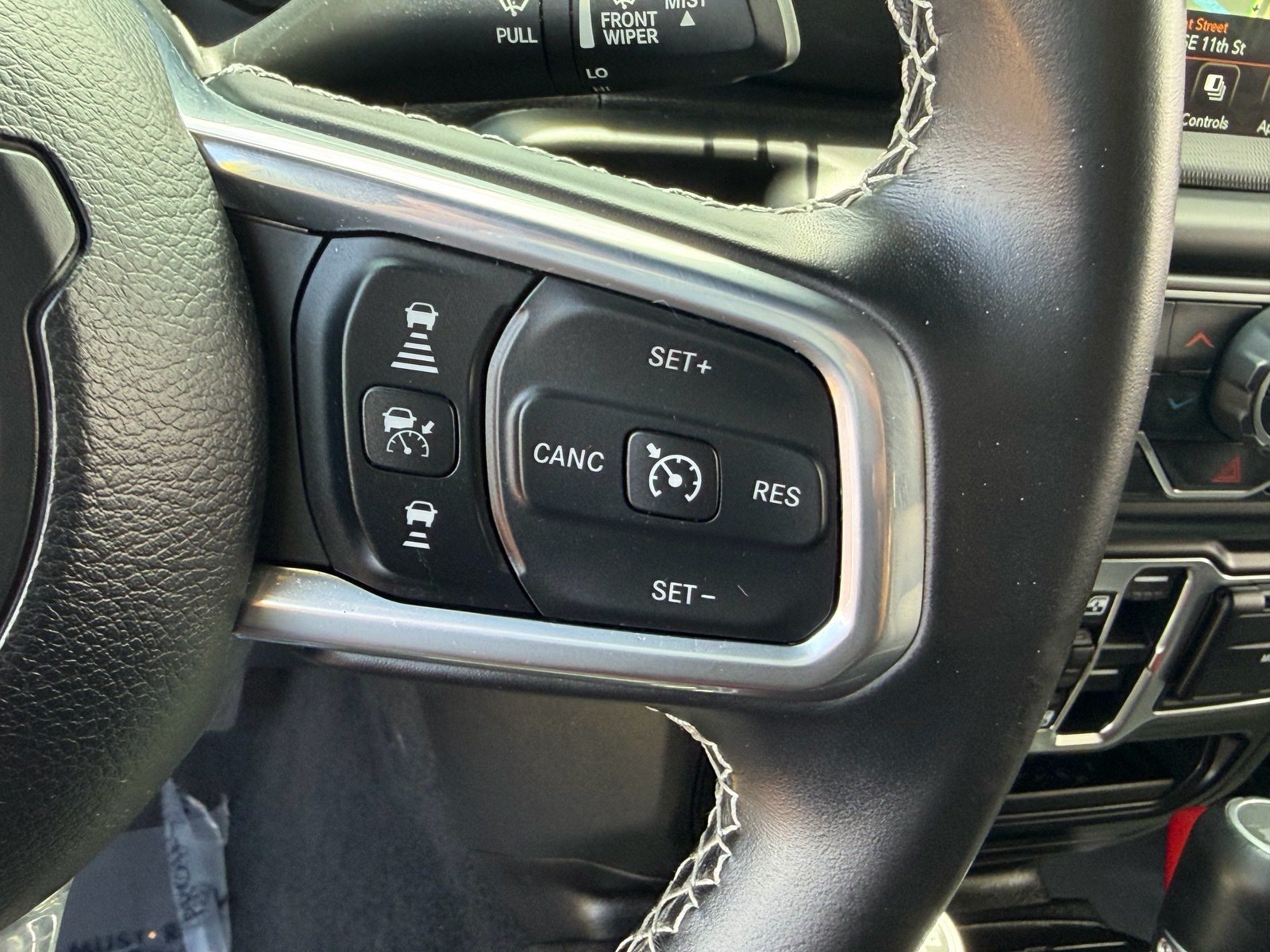 Used 2022 Jeep Wrangler Unlimited Sahara w/ Safety Group AWD/4WD image 33