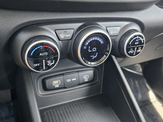 Certified 2025 Hyundai Venue SEL FWD image 17