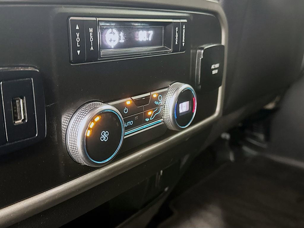Used 2019 Ford Expedition Max XLT w/ Equipment Group 202A AWD/4WD image 30