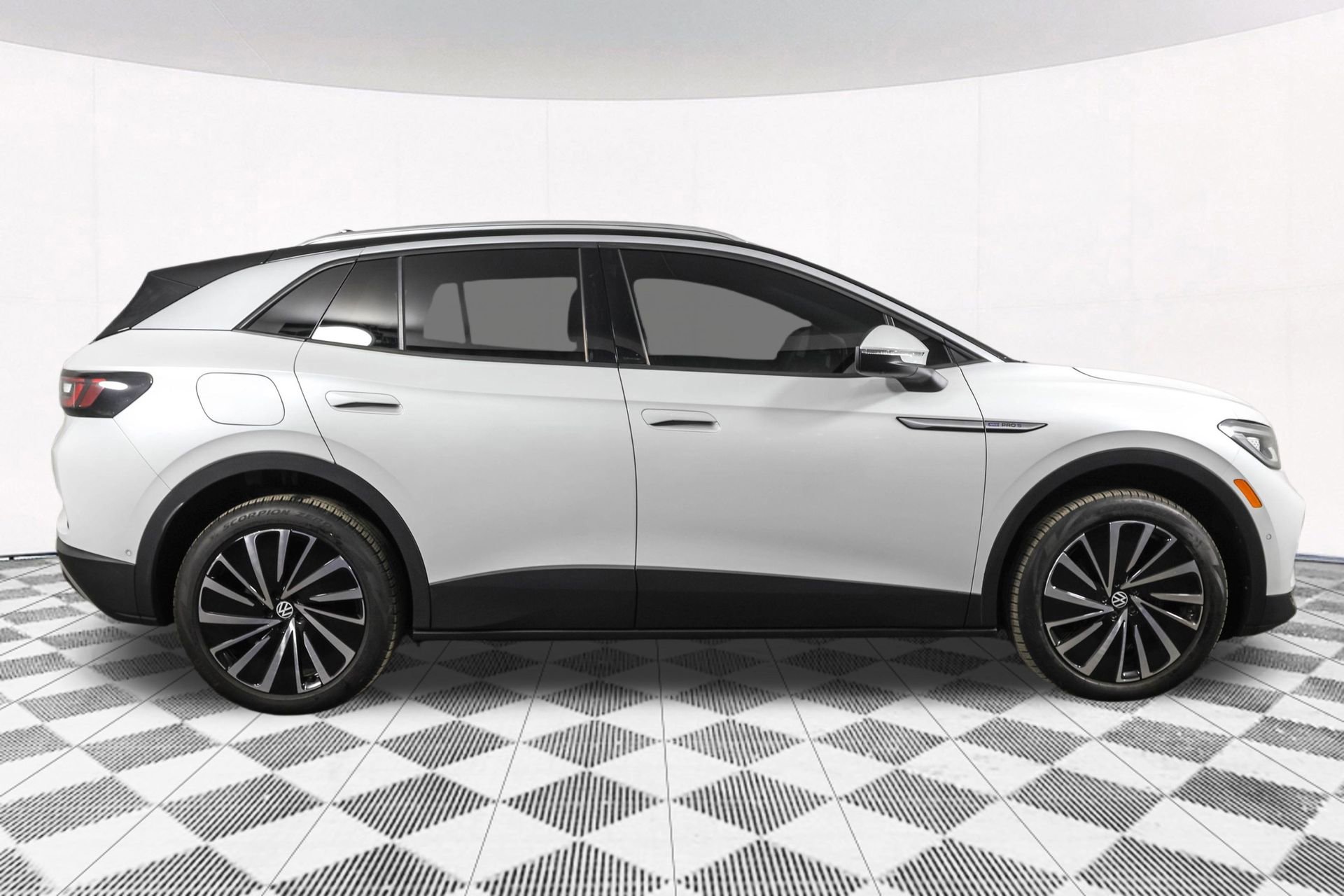 Certified 2023 Volkswagen ID.4 Pro S Plus image 15