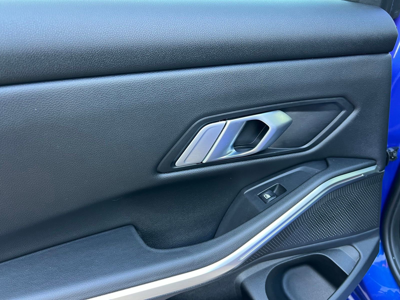Used 2022 BMW 330e w/ M Sport Package RWD image 49