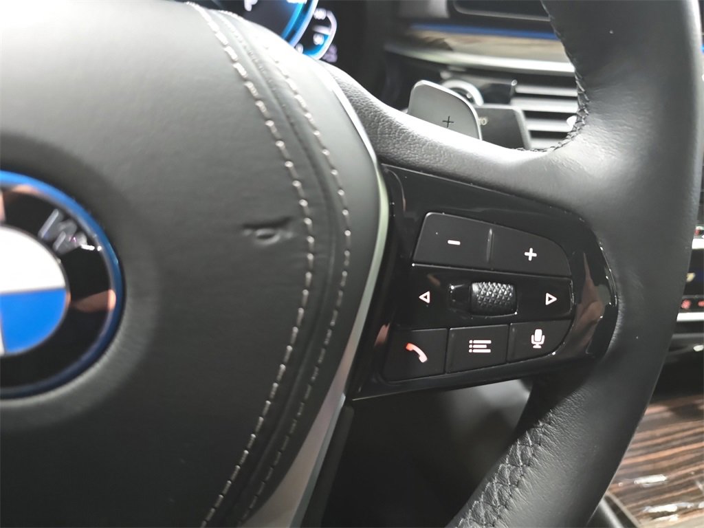 Certified 2023 BMW 530e w/ Premium Package image 15