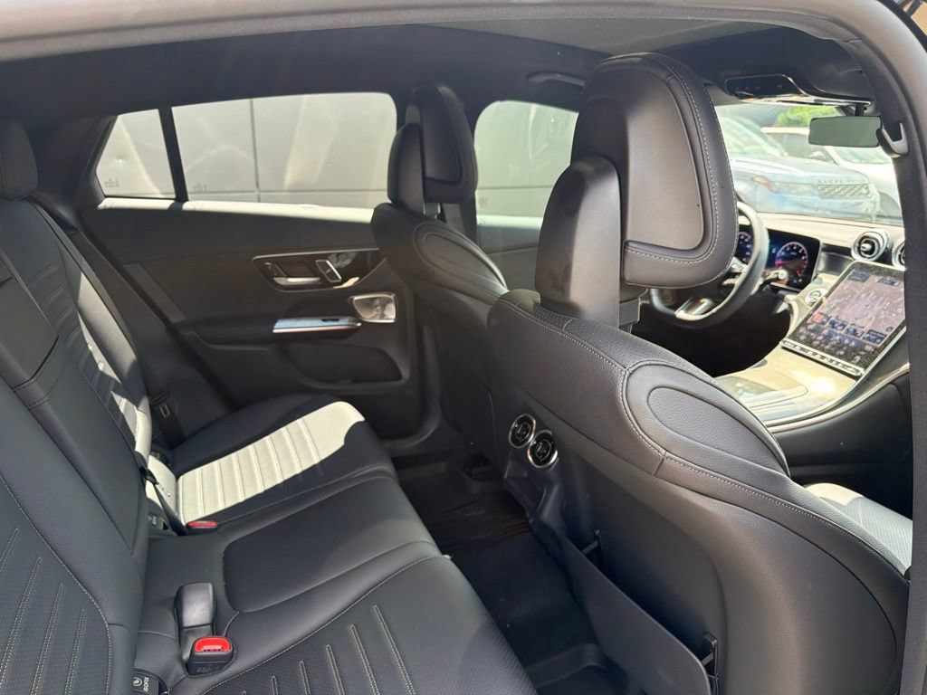 Used 2025 Mercedes-Benz GLC 300 4MATIC image 11