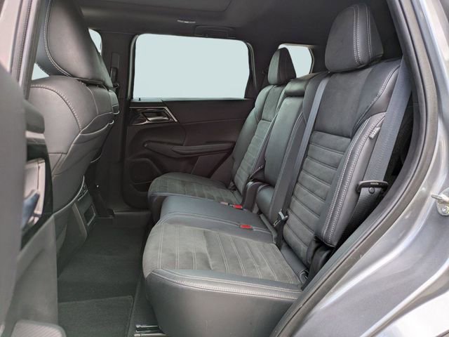 Used 2022 Mitsubishi Outlander SEL Black Edition image 15