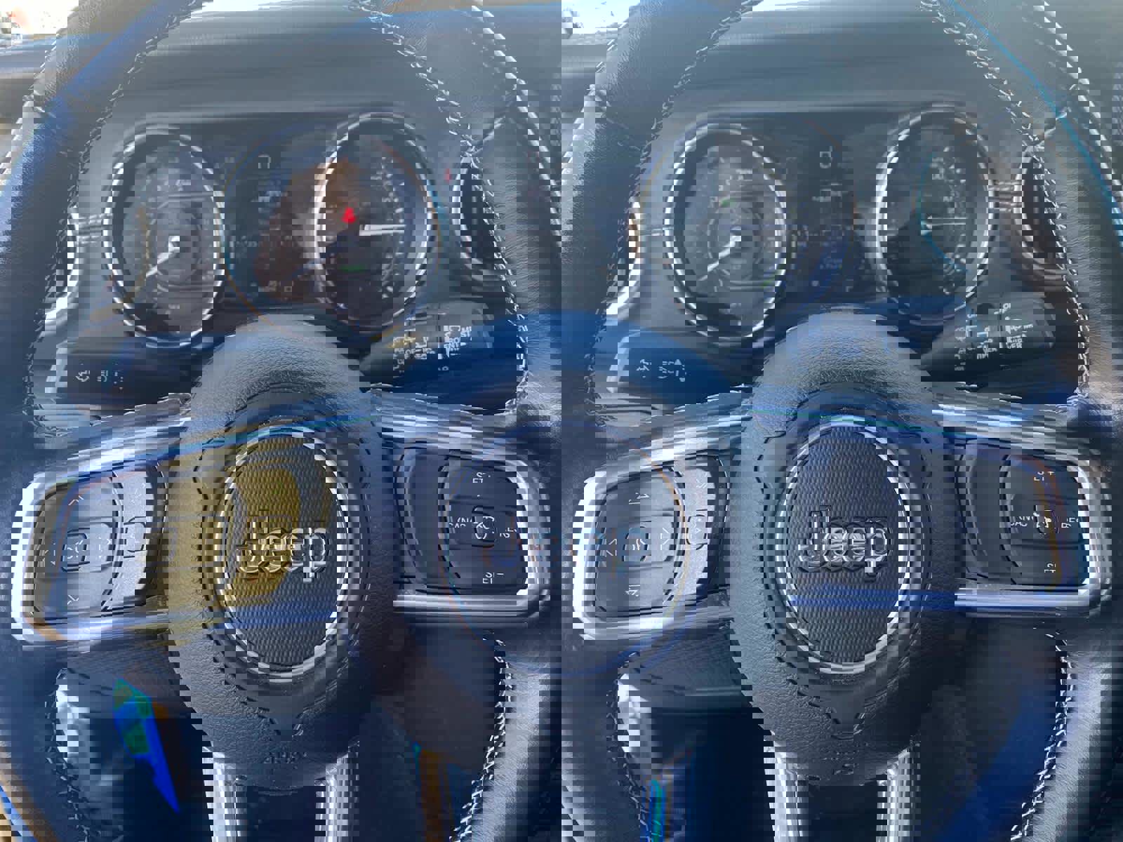 Certified 2022 Jeep Wrangler Unlimited Sahara w/ Cold Weather Group image 17