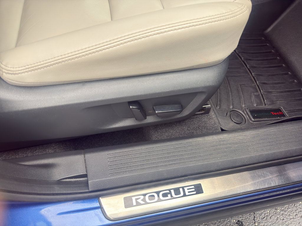 Used 2023 Nissan Rogue SL w/ SL Premium Package AWD/4WD image 16