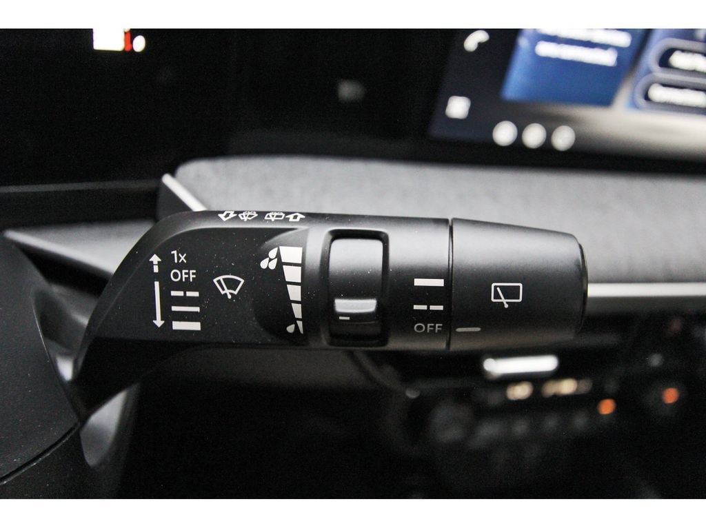 Used 2026 Nissan Kicks SV w/ SV Premium Package FWD image 18