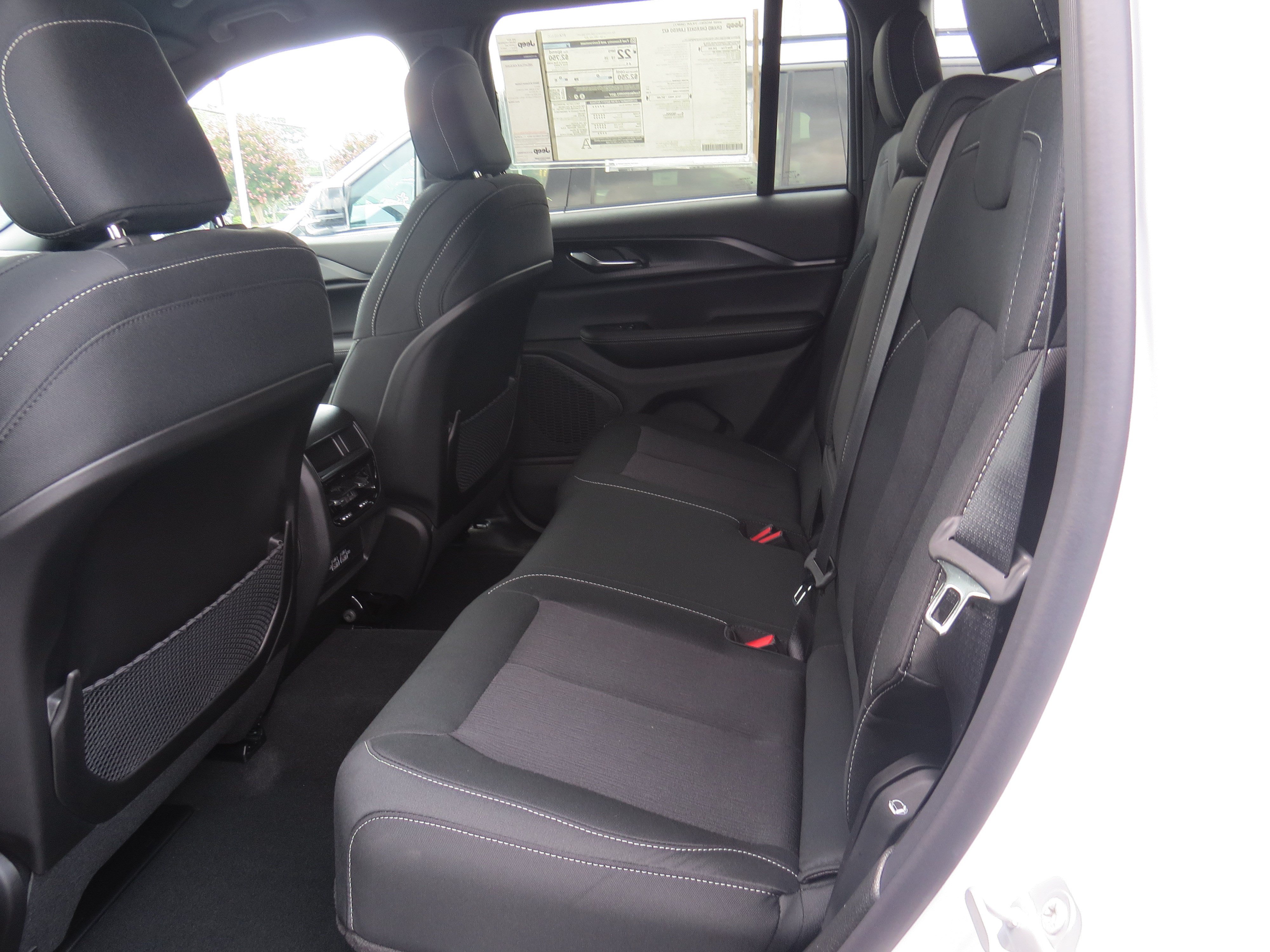 New 2026 Jeep Grand Cherokee Laredo RWD image 9
