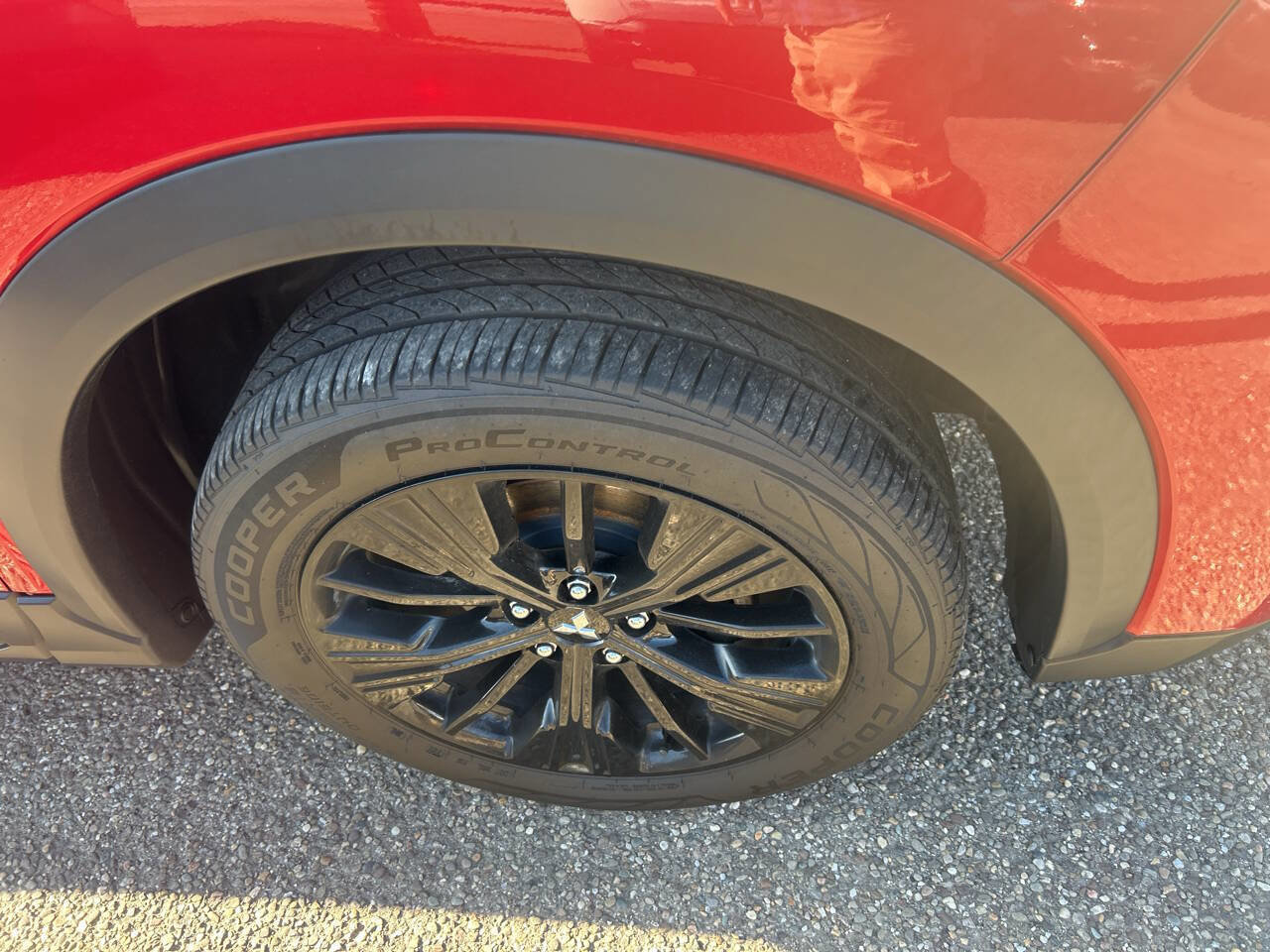 Used 2018 Mitsubishi Eclipse Cross LE image 3