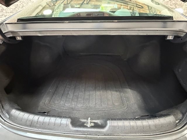 Used 2021 Hyundai Elantra SE FWD image 11