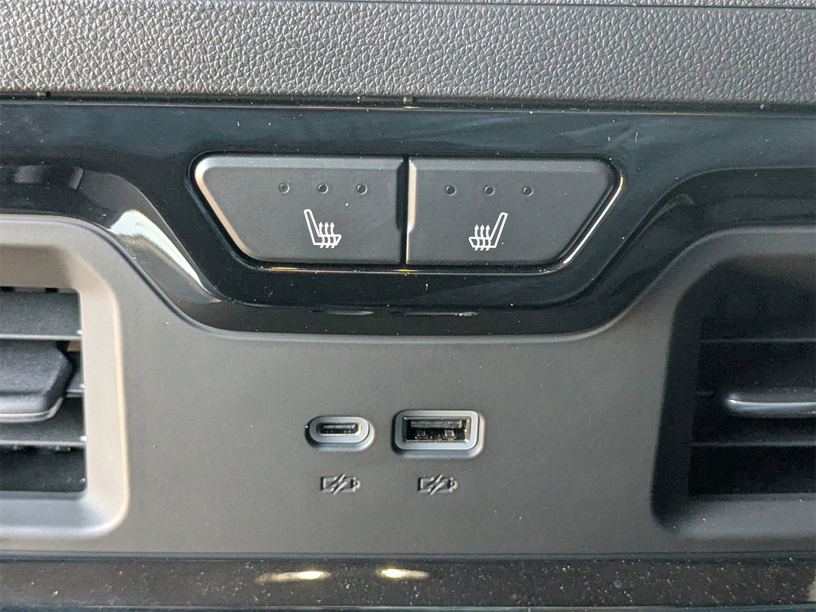 Used 2025 GMC Sierra 1500 AT4X image 15