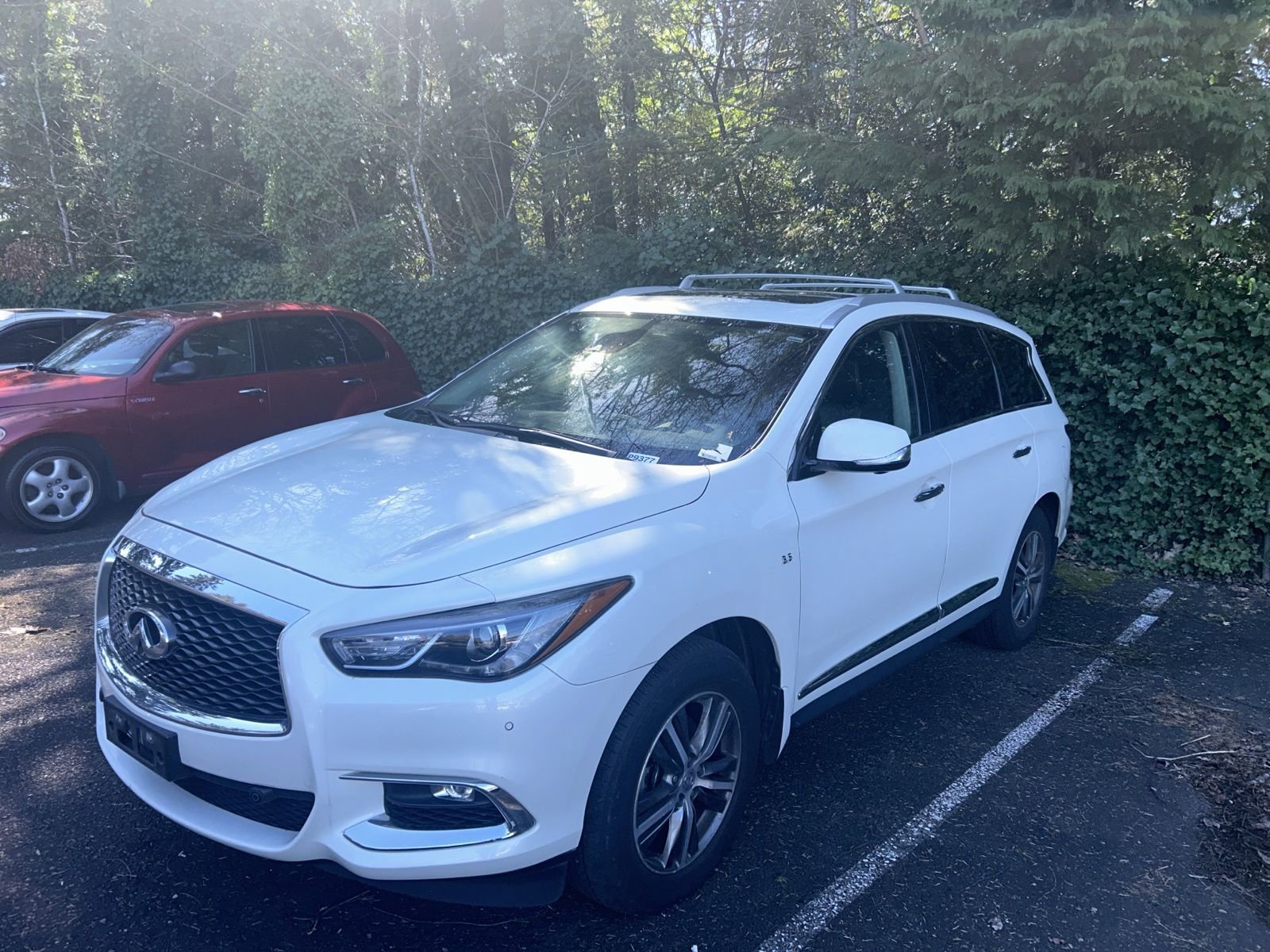 Used 2019 INFINITI QX60 Luxe w/ Essential Package image 1