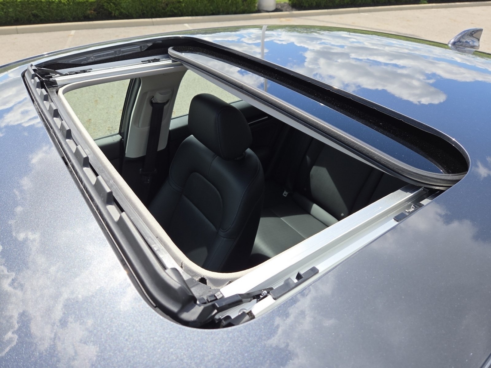 Used 2023 Honda Civic Touring image 4