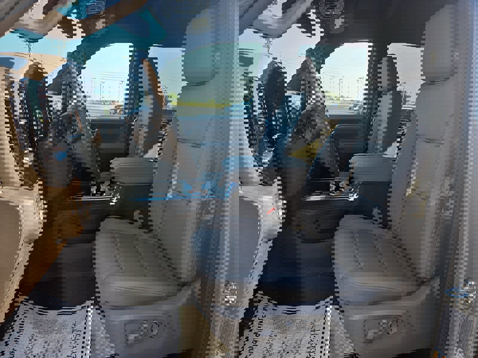 New 2025 GMC Sierra 2500 SLT w/ SLT Premium Package image 7