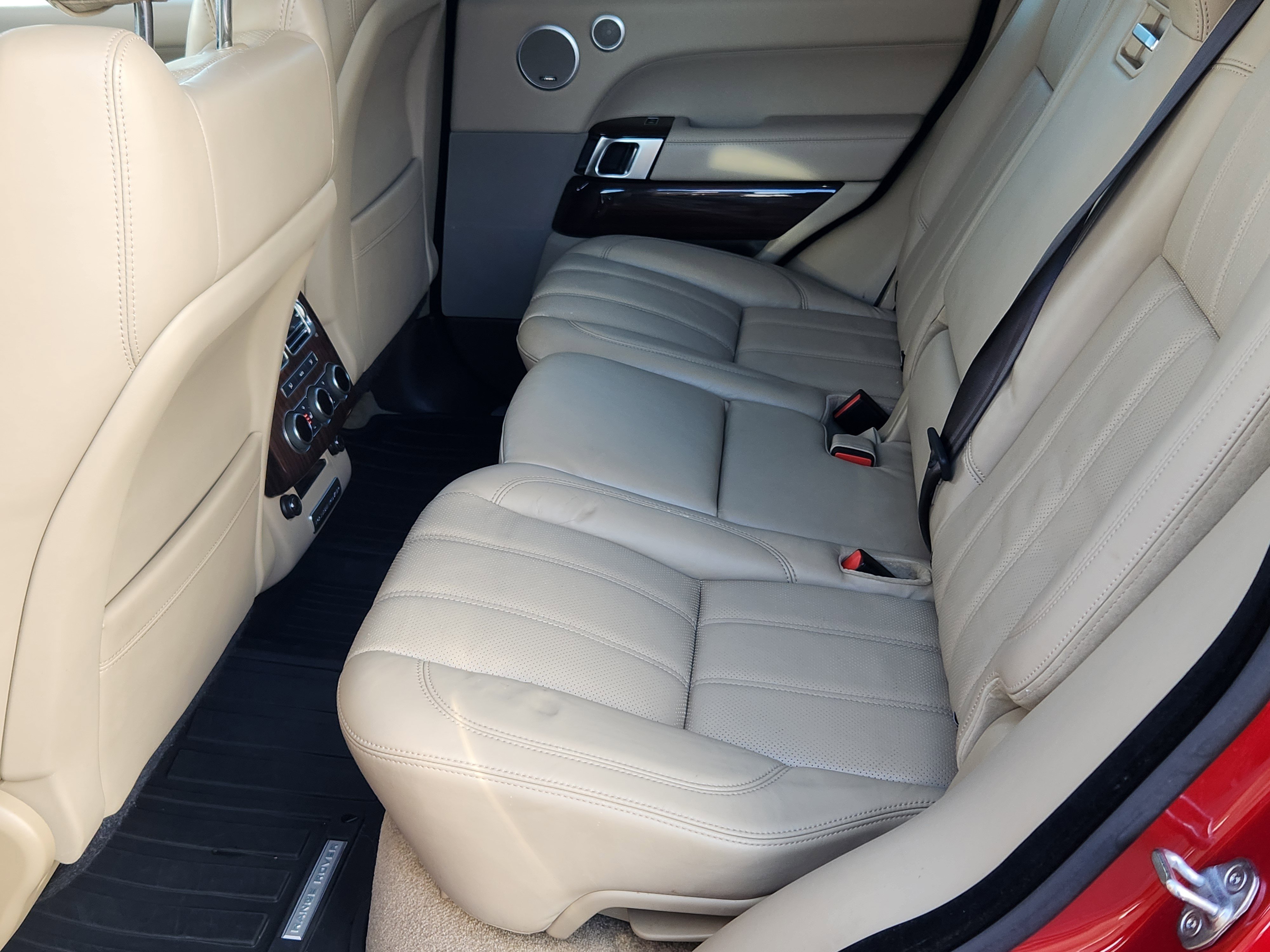 Used 2016 Land Rover Range Rover Supercharged image 16