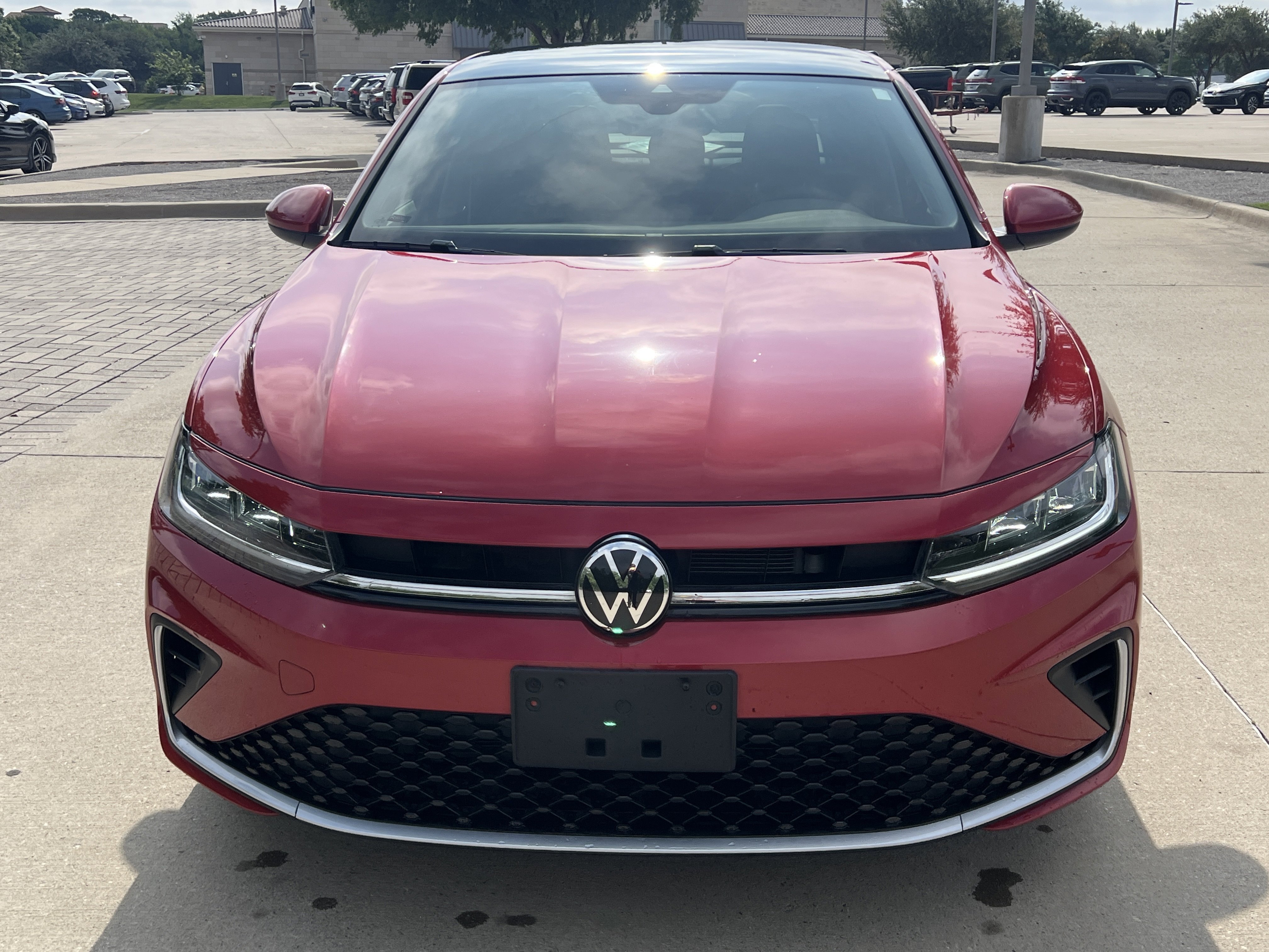 Used 2025 Volkswagen Jetta SE FWD image 3