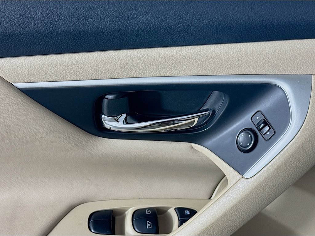 Used 2017 Nissan Altima 2.5 SV w/ Convenience Package image 21