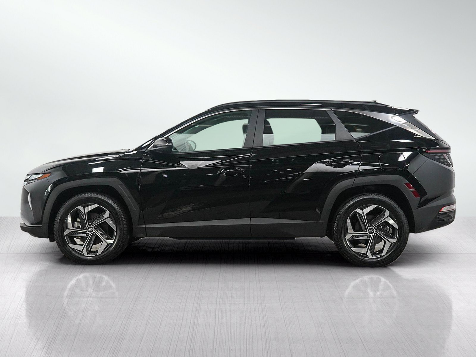 Used 2024 Hyundai Tucson SEL w/ Convenience Package AWD/4WD image 2