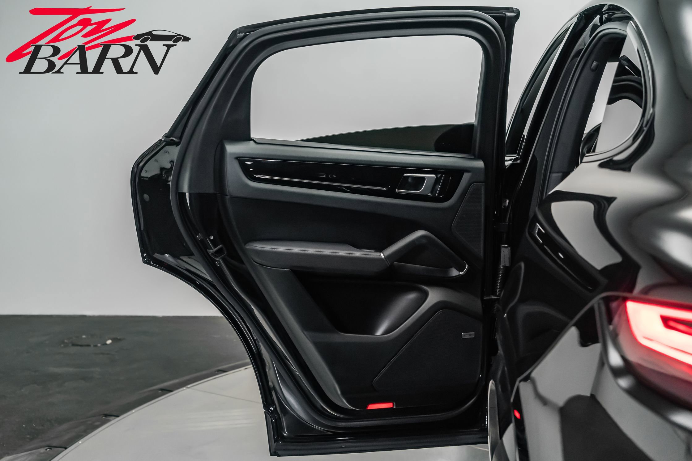 Used 2022 Porsche Cayenne S image 47