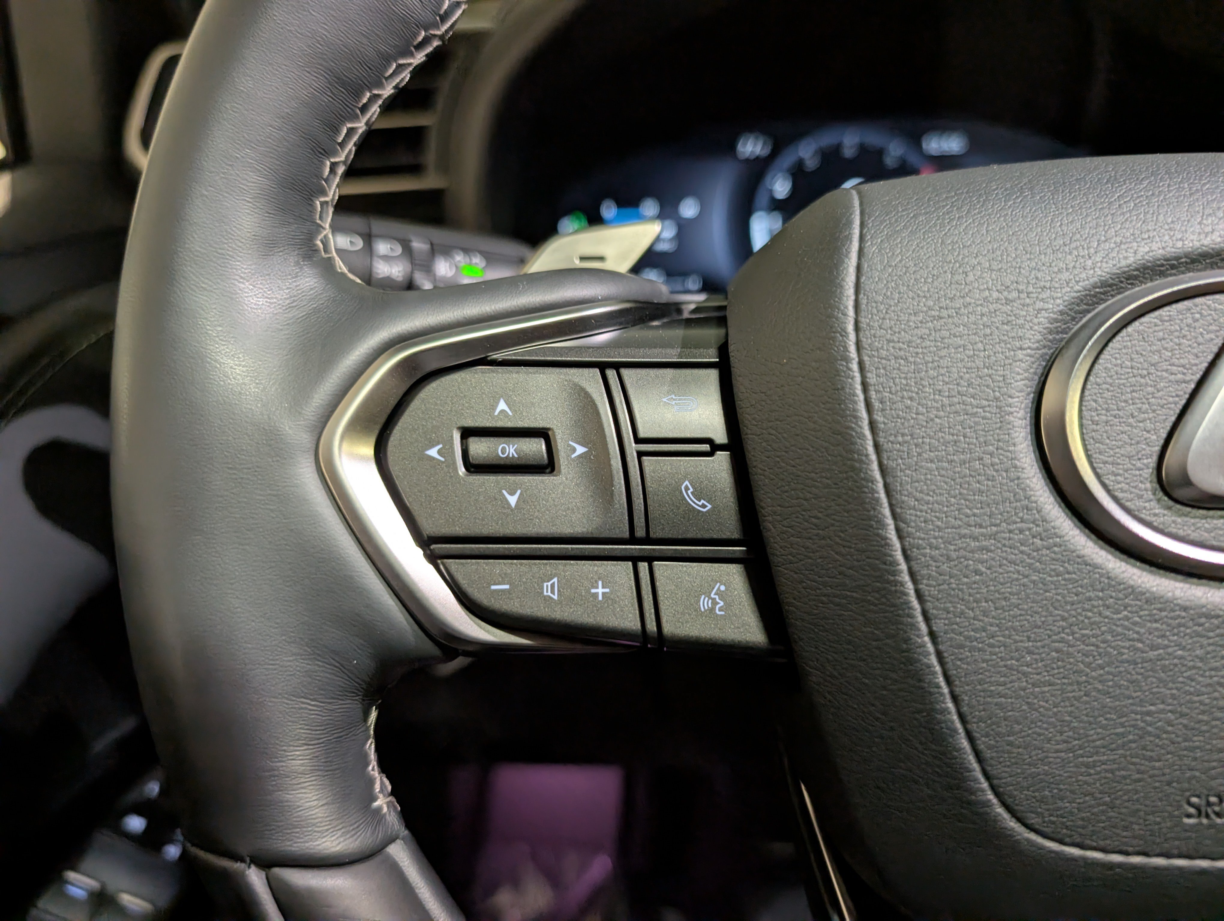 Used 2025 Lexus LX 600 4WD w/ Appearance Package image 30