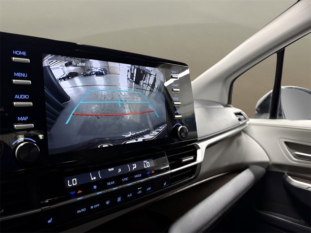 Used 2023 Toyota Sienna XLE image 16