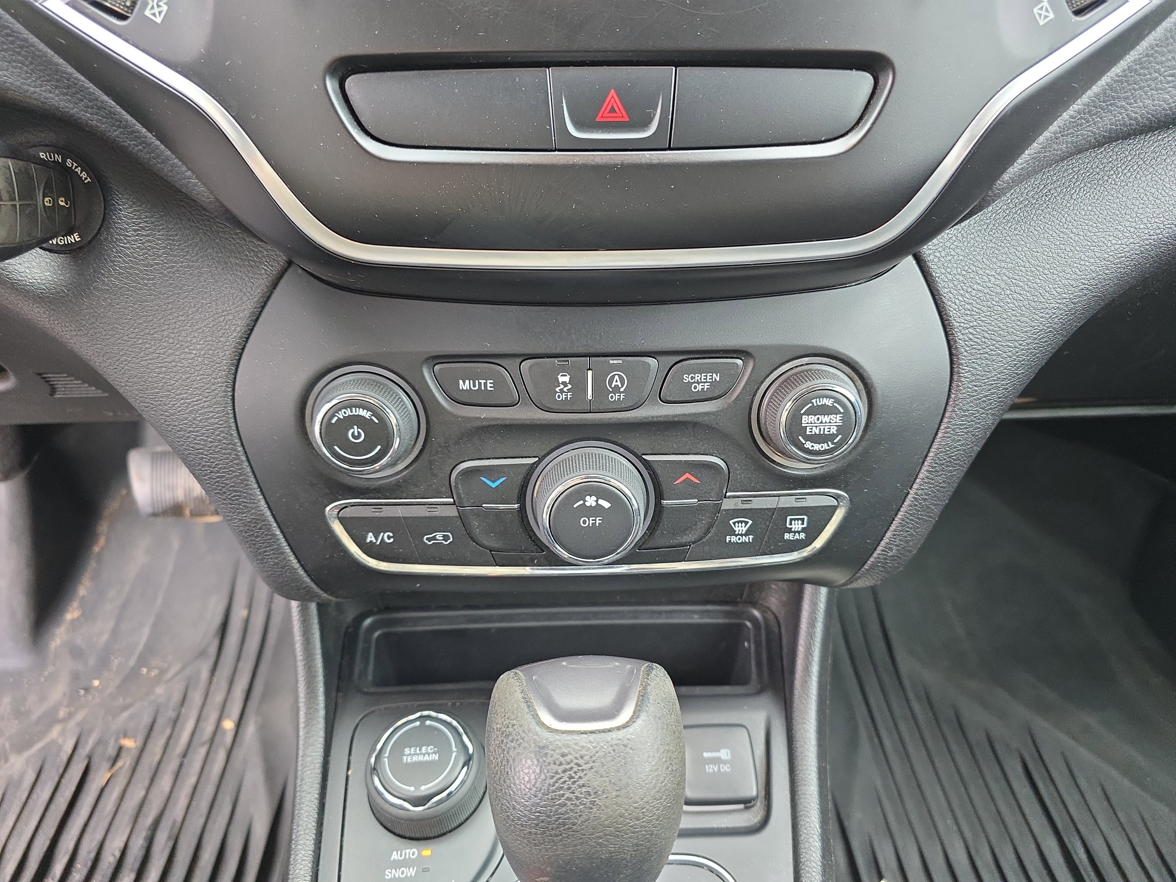 Used 2020 Jeep Cherokee Latitude image 29