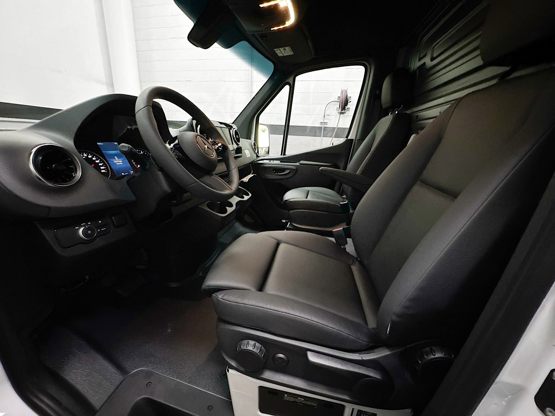 Used 2026 Mercedes-Benz Sprinter 2500 image 21