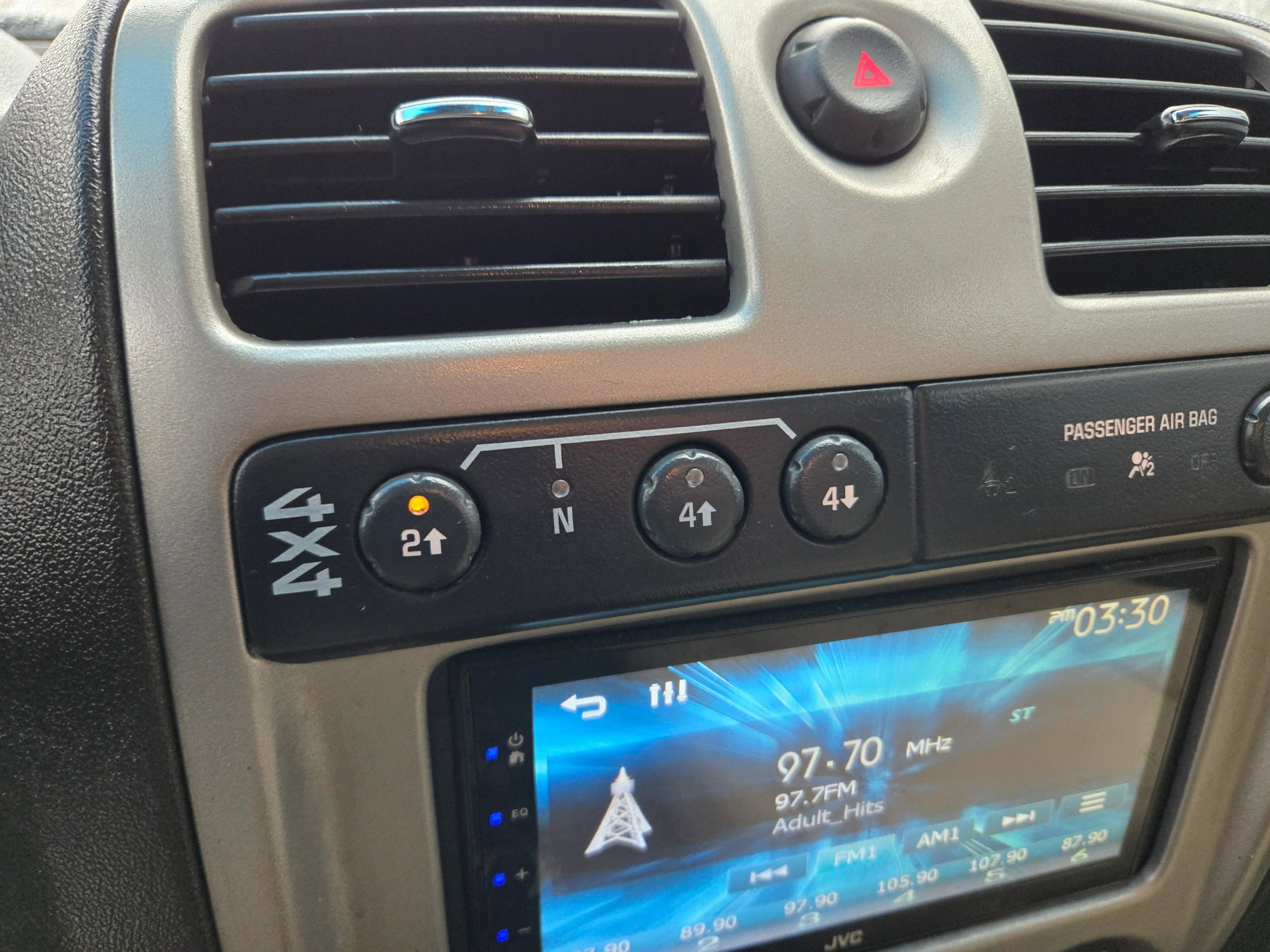 Used 2011 Chevrolet Colorado LT image 29