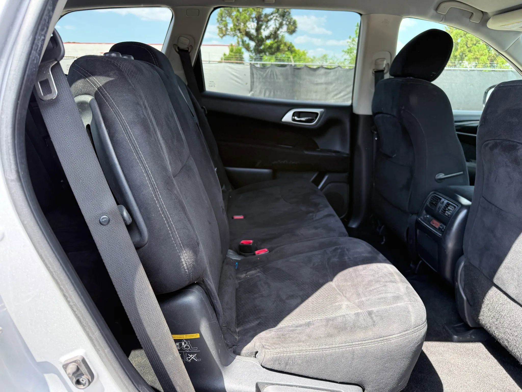 Used 2015 Nissan Pathfinder SV image 20
