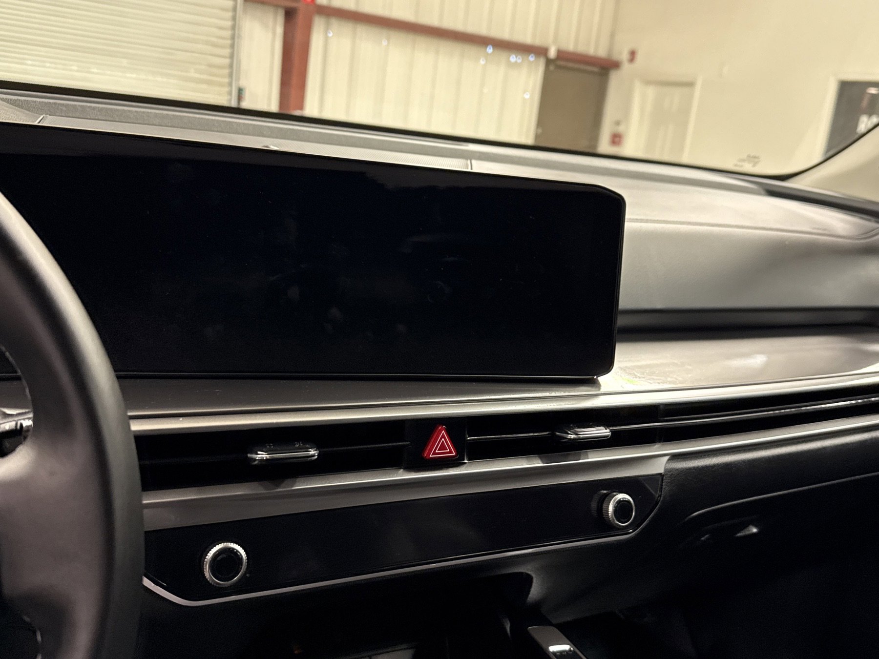 Used 2025 Kia Sorento S w/ Panoramic Sunroof Package image 8