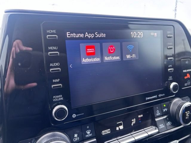 Used 2021 Toyota Highlander XLE AWD/4WD image 24