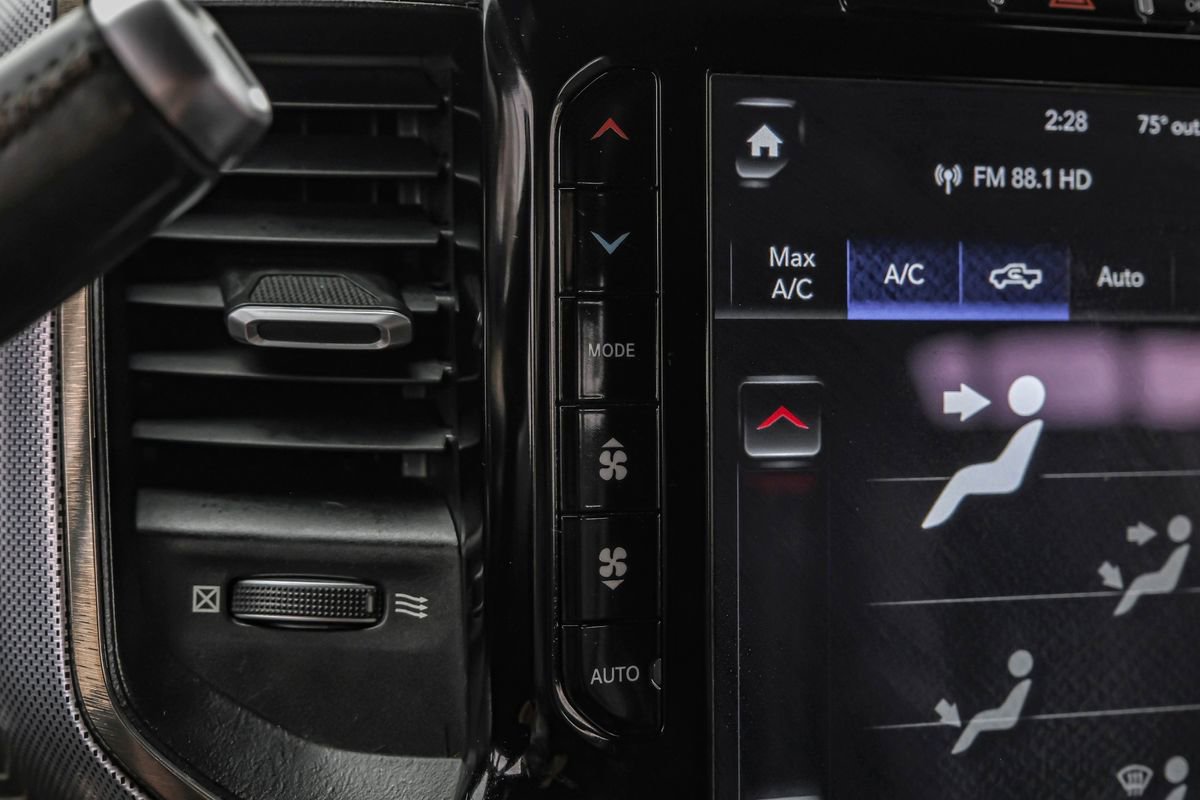 Used 2019 RAM 3500 Limited image 33