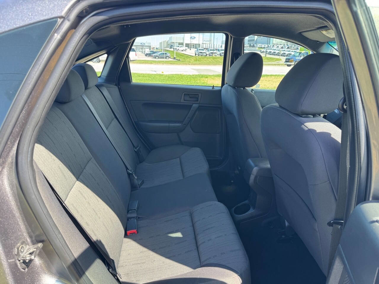 Used 2011 Ford Focus SE image 13