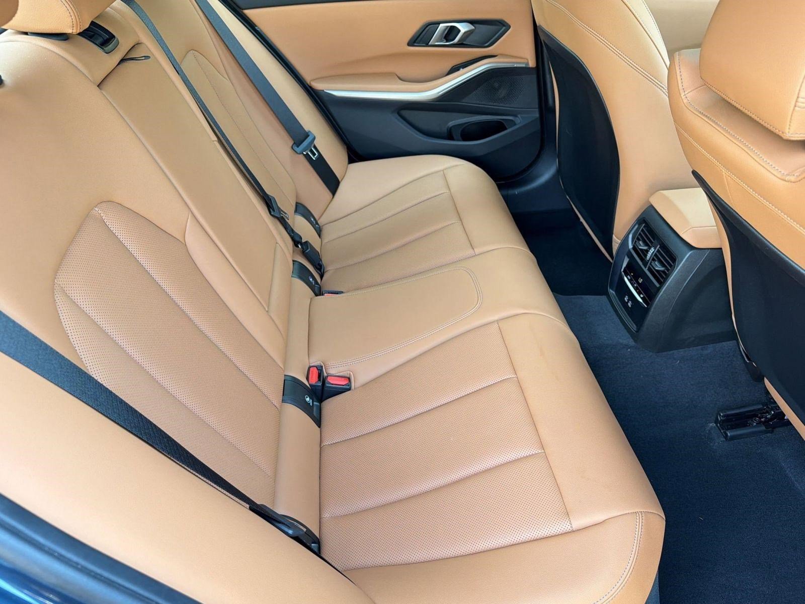 Certified 2025 BMW 330i Sedan RWD image 26