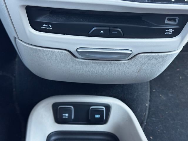 Used 2017 Chrysler Pacifica Touring-L Plus w/ Tire & Wheel Group FWD image 39