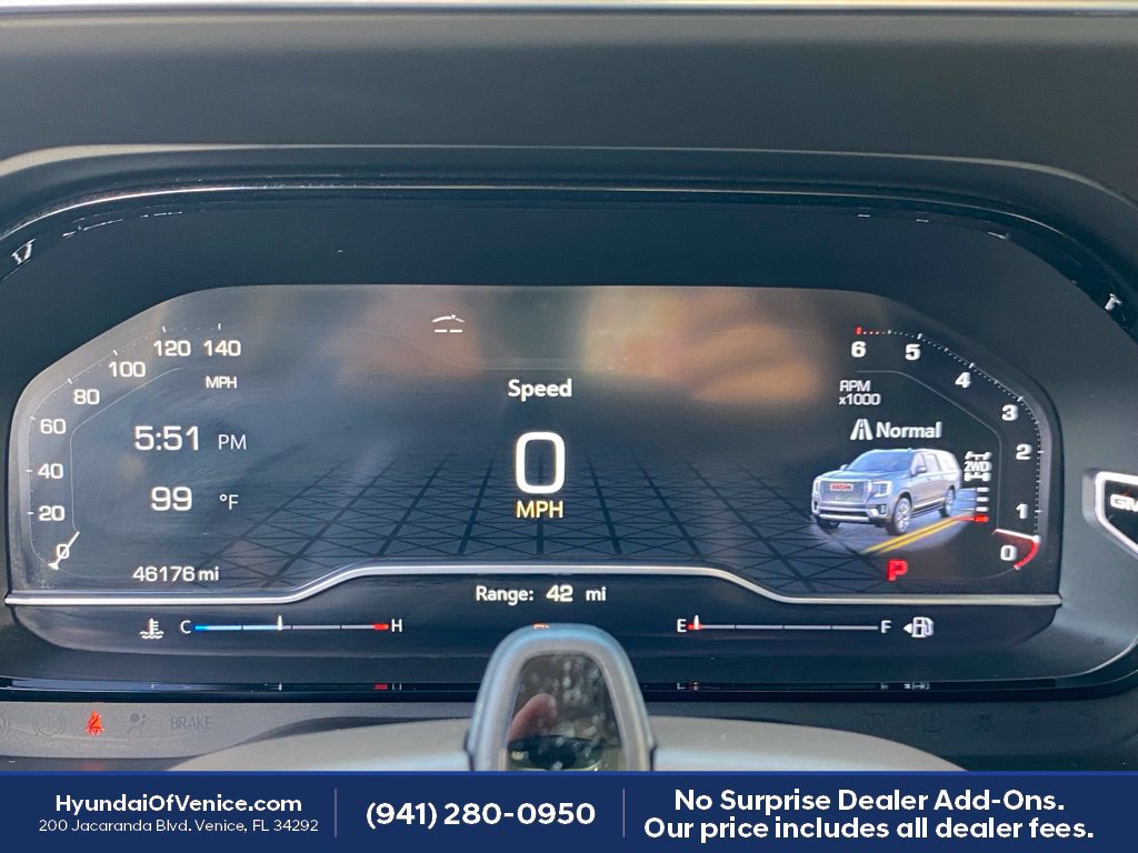 Used 2023 GMC Yukon XL Denali w/ Denali Reserve Package AWD/4WD image 17