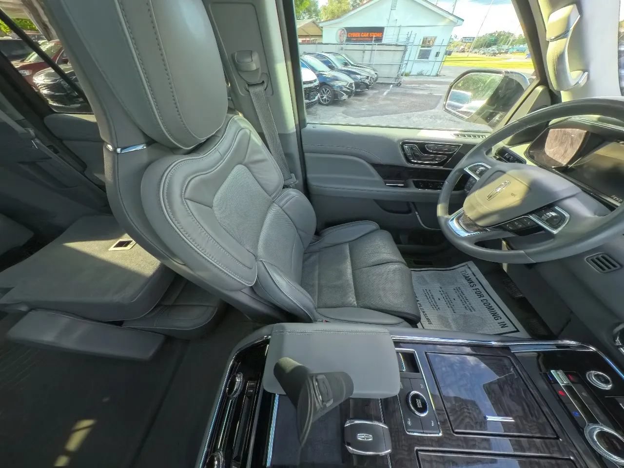 Used 2019 Lincoln Navigator L Reserve AWD/4WD image 28