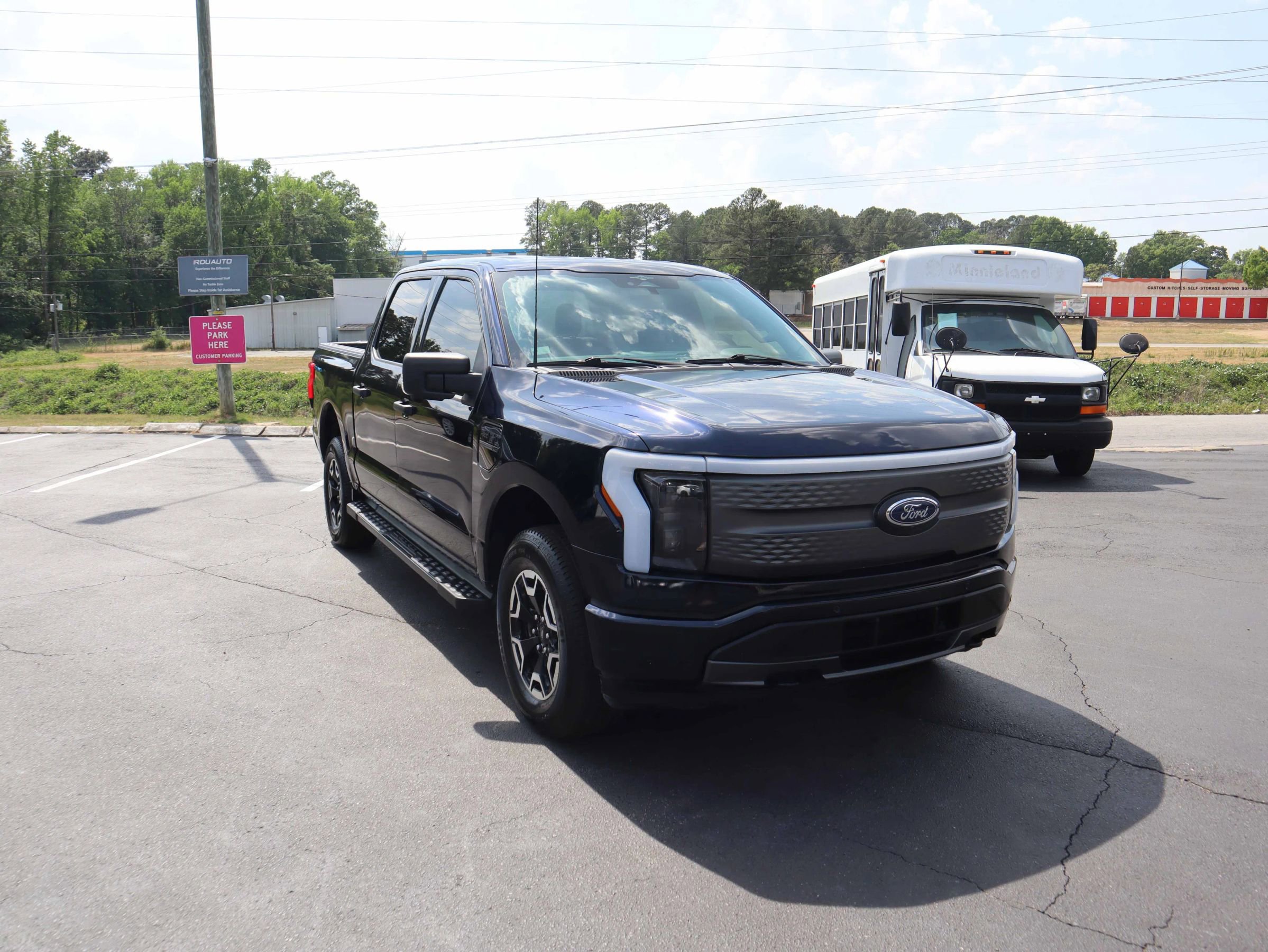 Used 2023 Ford F150 Lightning XLT AWD/4WD image 12