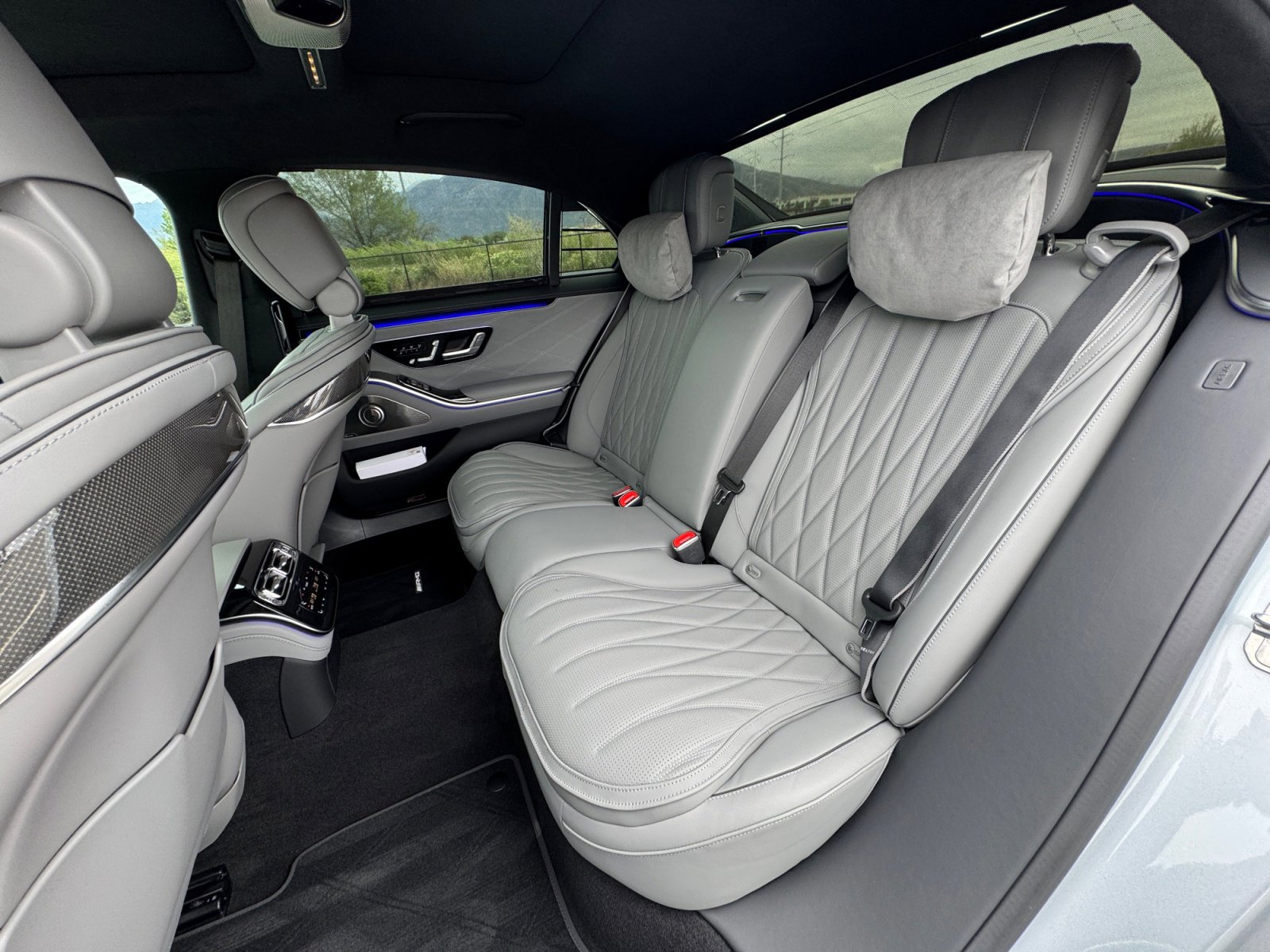 Used 2025 Mercedes-Benz S 63 AMG S image 16