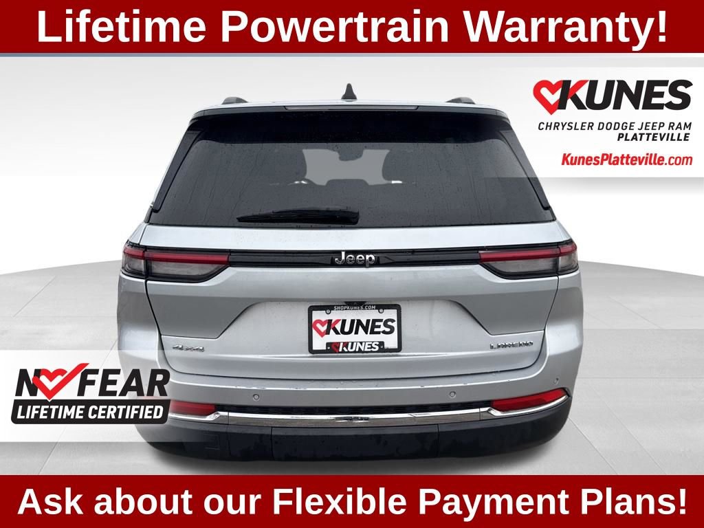 Used 2024 Jeep Grand Cherokee Laredo image 5