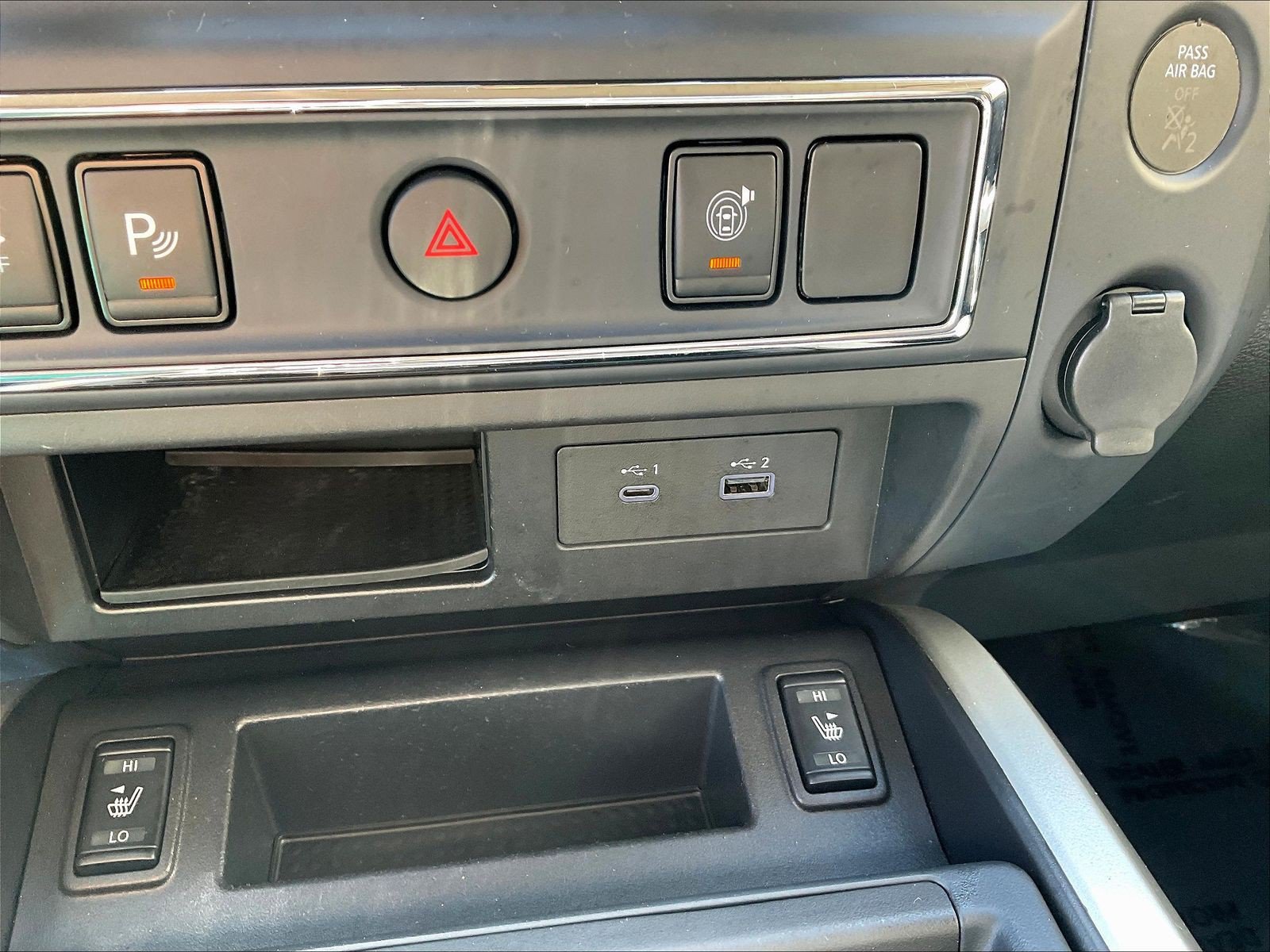 Used 2024 Nissan Titan SV w/ SV Convenience Package AWD/4WD image 19