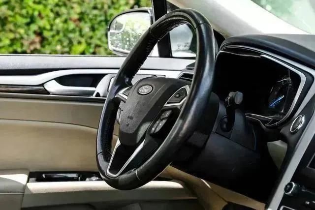 Used 2016 Ford Fusion SE w/ Equipment Group 502A image 20