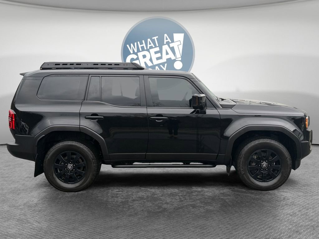 Used 2024 Toyota Land Cruiser image 2