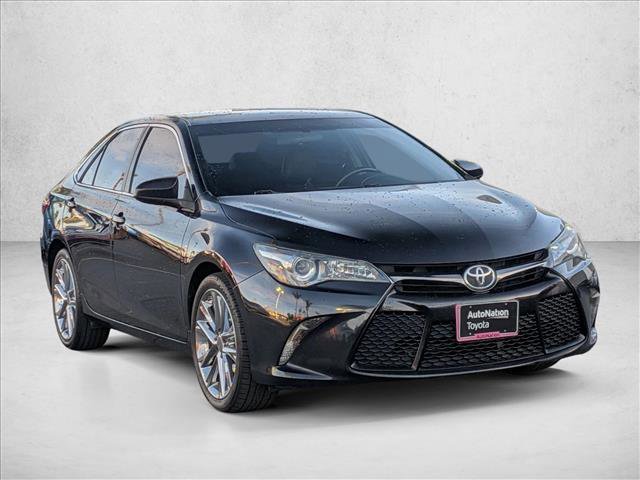 Used 2015 Toyota Camry SE image 3