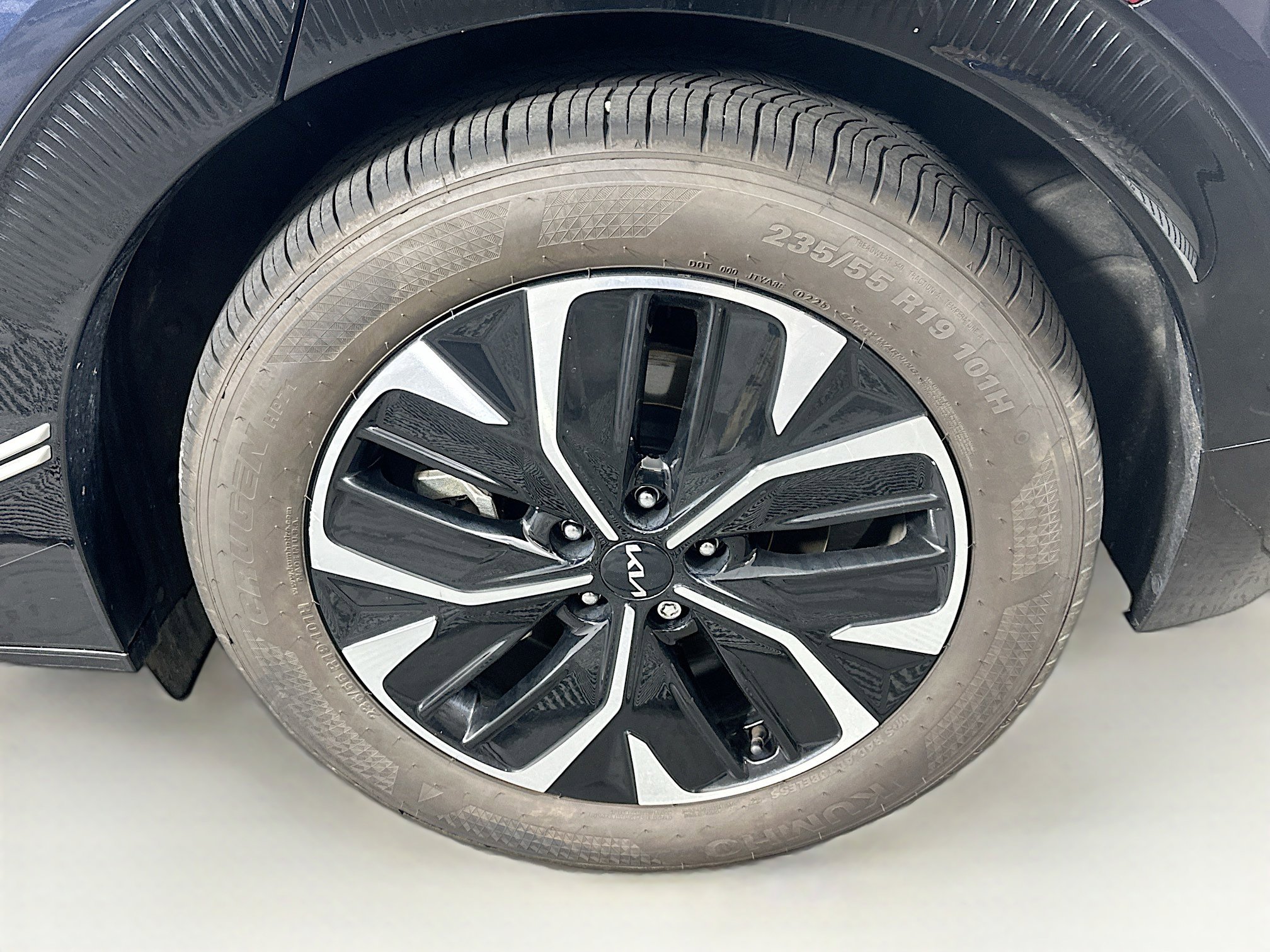 Used 2023 Kia EV6 Wind RWD image 11