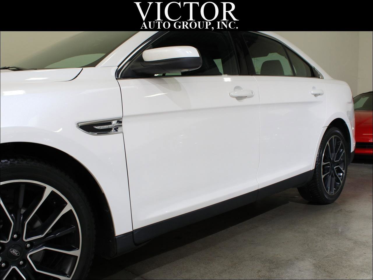 Used 2019 Ford Taurus SEL w/ Equipment Group 201A image 6